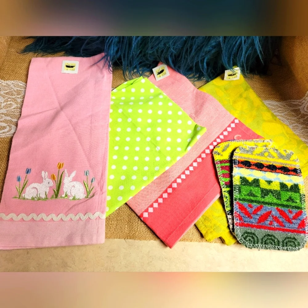 DII and now designs Easter lot of 4 linens 2 euroscrubbies - Picture 1 of 16